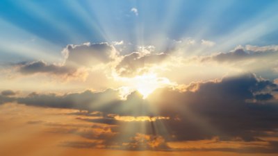 Слънчево време с разкъсана облачност