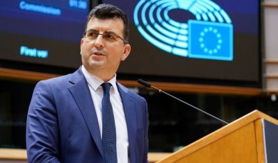 Евродепутатът Асим Адемов: Докато Кирил Петков иска да закрива медии в България, ЕС приема закони за тяхната свобода