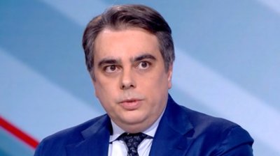 Асен Василев се извини на "жената Мария Габриел", но не и на "кандидат-премиера Мария Габриел"