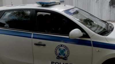 Заради двама гея задържаха 21 души в Солун