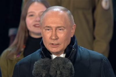 Путин от Червения площад: От все сърце ви поздравявам с празника - обединението на Русия с Крим и Севастопол