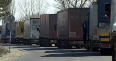 15 км опашка от камиони от турска страна на ГКПП Лесово/Хамзабейли
