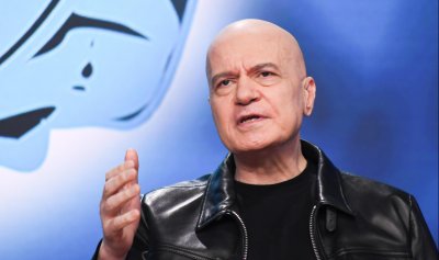 Слави Трифонов: ПП-ДБ се молят като котенца на Бойко