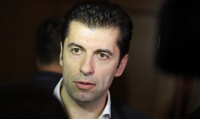Повдигат обвинение на Кирил Петков?