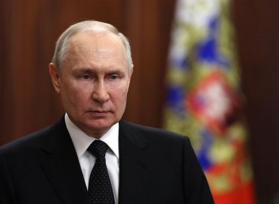 Владимир Путин печели убедително президентските избори