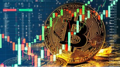 Биткойнът прескочи 67 000$