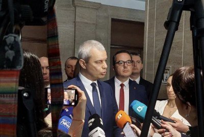 Костадин Костадинов се обиди на Урсула! Нарекла партията му "заплаха за Европа"