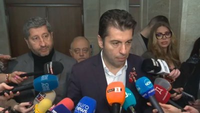 Кирил Петков: Време е Борисов и Пеевски да излязат да кажат, че управляват заедно