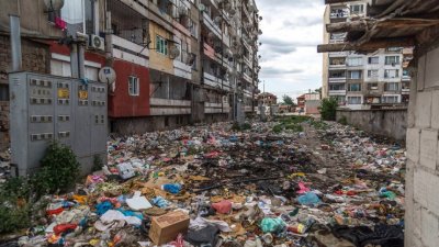 "Столипиново" отново потъна в боклуци