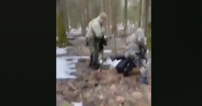 САМО В MEDIAMALL: Появи се още едно видео със задържан терорист в гората