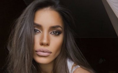 Сексапилната пиарка на сръбския Войводина по гореща от Карибите (СНИМКИ)