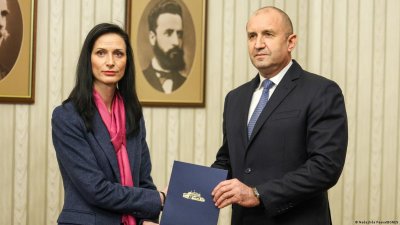 КЛЮЧОВ ДЕН: Депутатите гласуват предложения проектокабинет