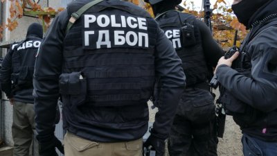 След спецакция на ГДБОП бяха открити над 500 антични предмета