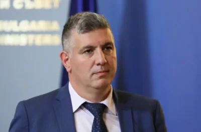 САМО В MEDIAMALL! Проверяват болничния на регионалния министър Андрей Цеков