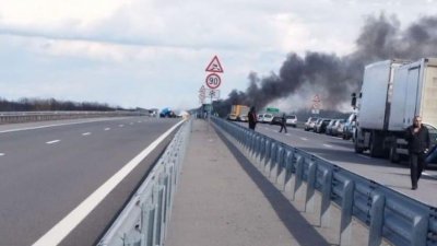 ТИР гори на АМ "Тракия"