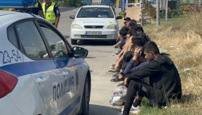 Намериха мигранти в дипломатически автомобил на &bdquo;Капитан Андреево&ldquo;
