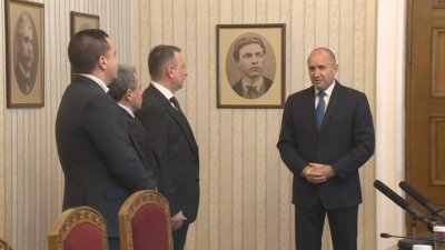НА ЖИВО от президентството: Връчване на мандата на ИТН