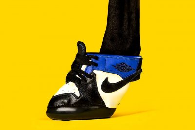 &ldquo;Horse Kicks&rdquo; продават маратонки за коне за 1200 долара