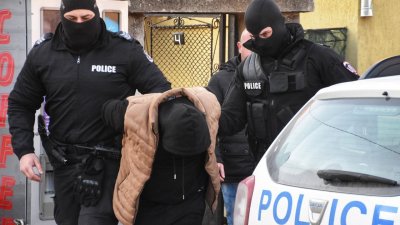 След спецакция в столицата задържаха трима емблематични бандити