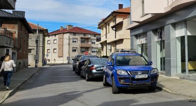 СПЕЦАКЦИЯТА ПРОДЪЛЖАВА: МВР и службите претърсват имоти на служители на Агенция "Митници" в Свиленград и Хасково