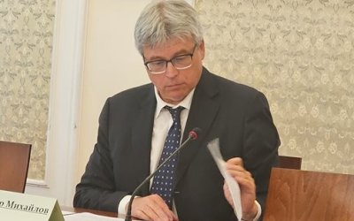 Парламентът разглежда оставката на управителя на НЗОК