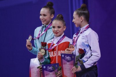 Златен и сребърен медал за Стилияна Николова на Световната купа по художествена гимнастика