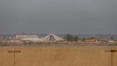Най-малко 8 войници са загинали при атаката на военна база в Ирак