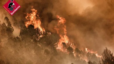 Високите температури в Испания предизвикаха пожар в провинция Аликанте (ВИДЕО)