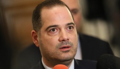 Министър Стоянов дава на съд двама журналисти от "Bird.bg"