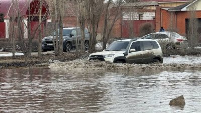 Язовирна стена се скъса в руския град Орск, евакуират населението (ВИДЕО)