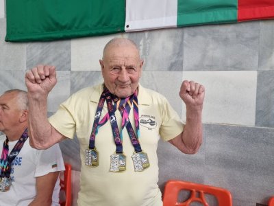 92-годишен българин спечели международен турнир по плуване