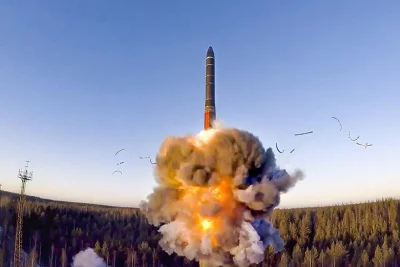 Русия изстреля междуконтинентална балистична ракета (ВИДЕО)