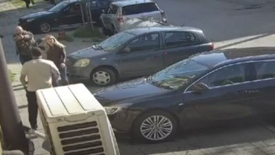 ВИДЕО показва цялата истина за конфликта между журналиста Димитър Стоянов и служителя на НАП