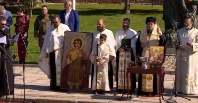Тържествен водосвет на бойните знамена по повод 6 май (НА ЖИВО)