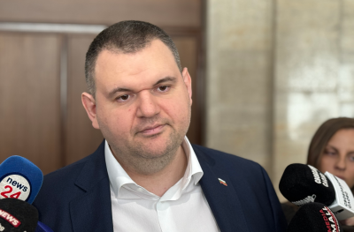 Пеевски: Заради Кирил Петков на Борисов му се наложи да влезе в ролята на Тодор Живков на 9-ти срещу 10-ти ноември (ВИДЕО)