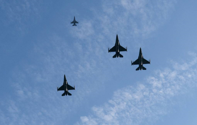 Западът планира да даде на Киев не само F-16, но и оръжия за тях