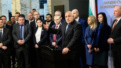 От ГЕРБ обявиха своите водачи на листи за изборите. Цвета Караянчева се връща в политиката
