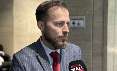 Искрен Митев пред MEDIAMALL за нападението от &ldquo;Възраждане&rdquo;: Това е тяхното истинско лице (ВИДЕО)