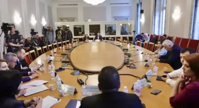 Временната парламентарна комисия за разследване на корупционните практики в минитците изслушва Асен Василев по скандала с митниците