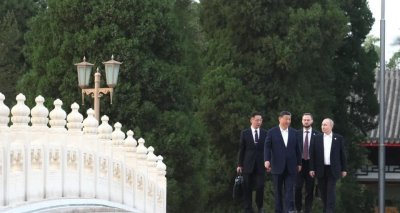 САМО В MEDIAMALL: СНИМКИ на Владимир Путин и Си Дзинпин, които медиите не показаха