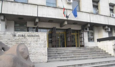 Прокуратурата във Велико Търново привика собственика на оръжието, с което дете простреля друго в Арбанаси