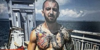 Заловиха известен крими герой, дрогиран зад волана и с килограми марихуана в автомобила си