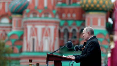 Честванията на 9 май в Русия: Как Владимир Путин си присвои тази дата през годините