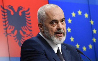Албанският премиер Еди Рама отново бълва змии и гущери по адрес на България