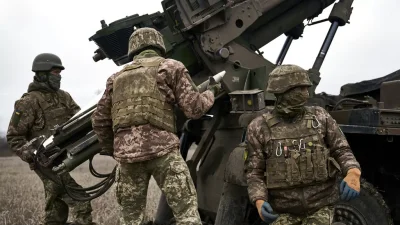 Комплексарът Макрон все пак реши да изпрати френски военни в Украйна
