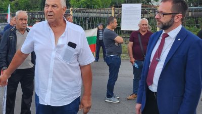 АПИ увери протестиращите, блокирали основна пътна артерия край Гълъбово: До две седмици започва ремонтът на пътя Мъдрец - Гълъбово