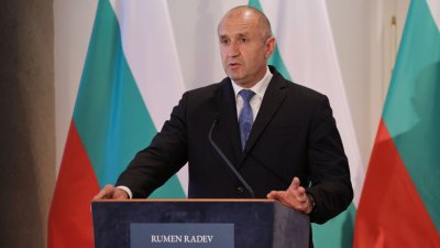 Президентът Радев от Будапеща: Прекратяване на войната няма да стане с още оръжие и войски