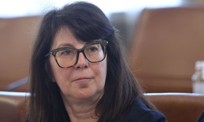 Министър Кондева се среща със синдикат "Защита"