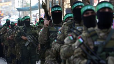 "Хамас" държи в плен високопоставен военен, обявен за убит от Израел