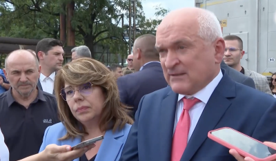 Премиерът Главчев разговаря с местната власт и протестиращите край Гълъбово